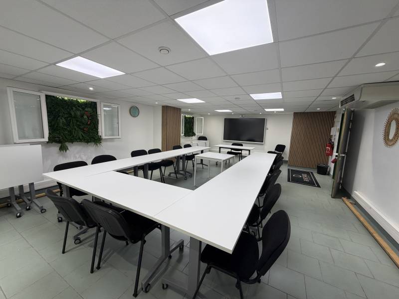 Location de salle de réunion pour 30 personnes dans la zone des playes à la Seyne sur Mer