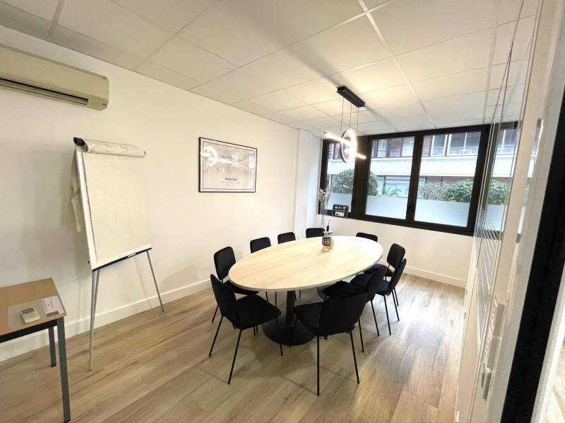 Réserver votre salle de réunion pour vos formations à Toulon dans le Var chez Burofacil