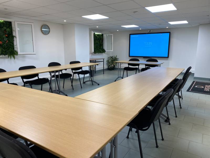 Location de salle de réunion pour 30 personnes dans la zone des playes à la Seyne sur Mer